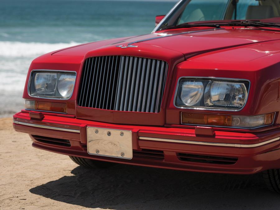 Детали экстерьера Bentley Turbo RL Empress II Coupe by Hooper 1991 года  (фото 9 из 32)